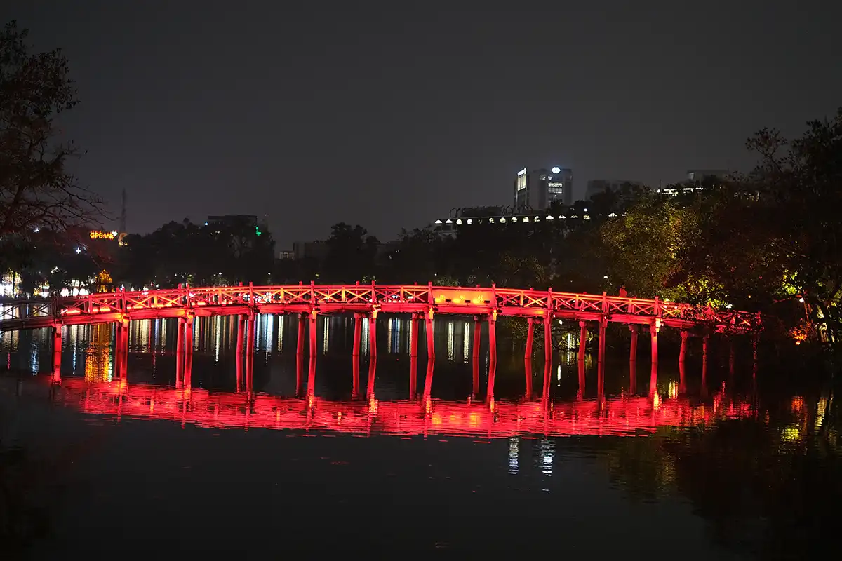 ハノイ ホアンキエム湖